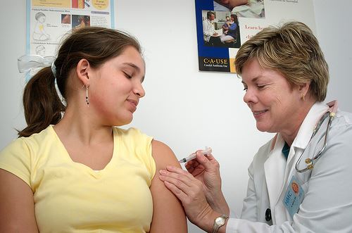girl flu shot
